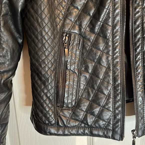 ❤️Therapy quilted faux leather jacket women’s S black cropped moto - Picture 4 of 13